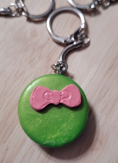 Macaron keychain green