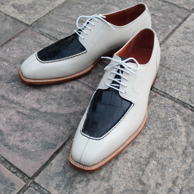 Crafted leather classic cream / black crocodile leather dress shoes
