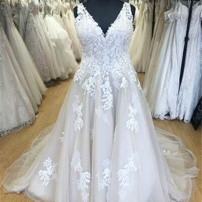 Elegant plus size lace plus size sleeveless wedding dress bridal gown