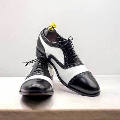 Handmade oxford leather men's classic style shoes.