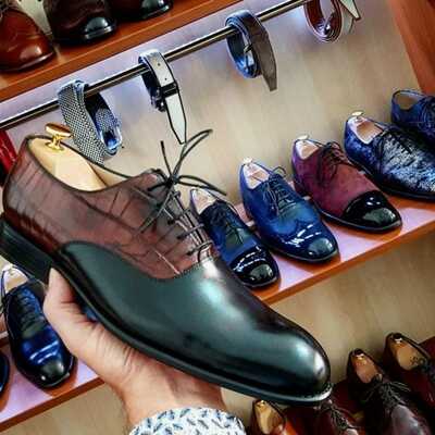 Handmade black lace up dress shoes for mens