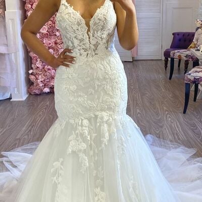 Elegant mermaid lace appliques sleeveless wedding dress bridal gown