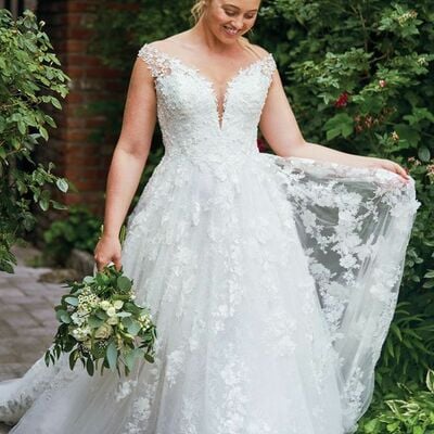 Elegant ball gown lace appliques sleeveless wedding dress bridal gown