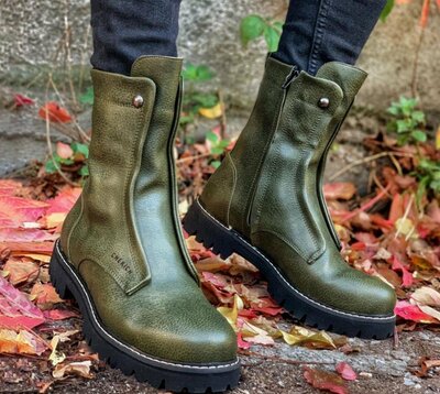 Round toe men's short barrel Martin boots thick sole rivet shoes