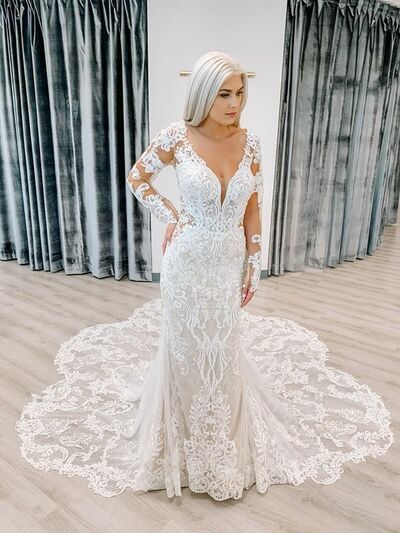 Elegant Mermaid  V Neck Long Sleeve Lace Appliques Wedding Dress Bridal Gown