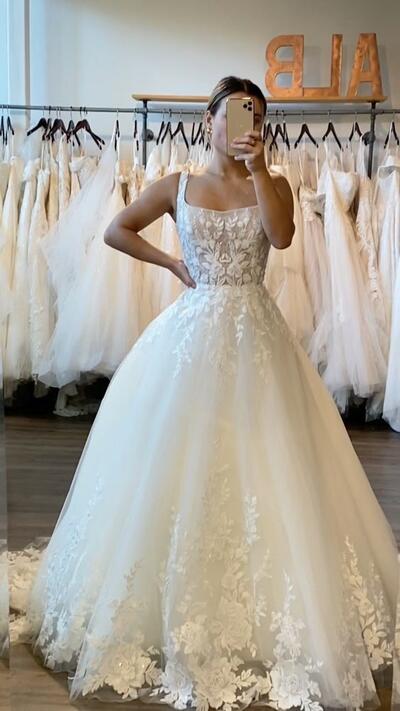 Elegant Ball Gown Sleeveless Lace Appliques Wedding Dress Bridal Gown