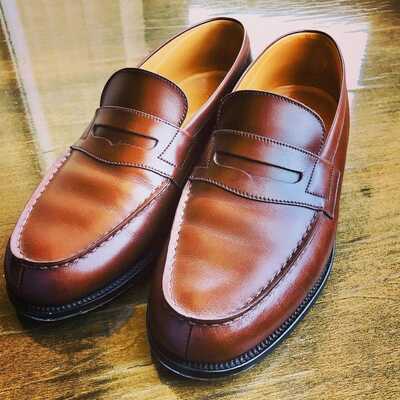 Brown leather casual style loafers slips on moccasin shoes for mens