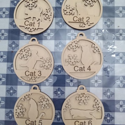 #272 cat ornament