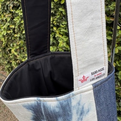 Square-bottom takeout bags: denim