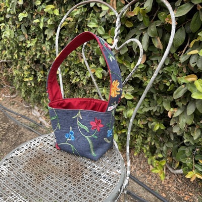 Square-bottom takeout bags: denim-hippy