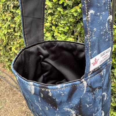 Square-bottom takeout bags: moons