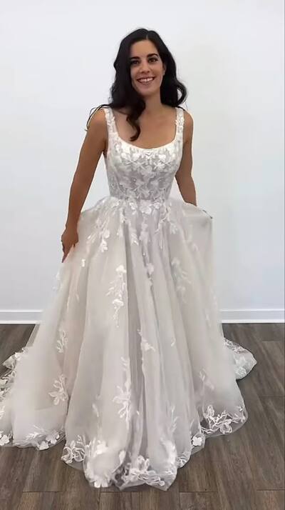 Elegant Ball Gown Scoop Sleeveless Lace Appliques Wedding Dress Bridal Gown