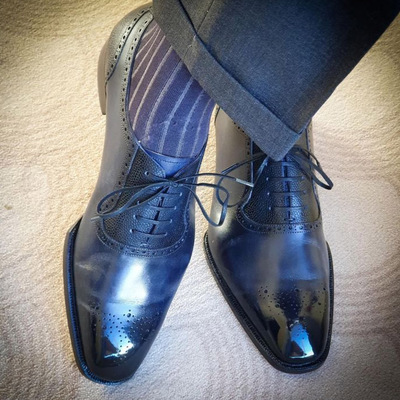 Latest men's hand stitch navy blue brogue style shoes, genuine leather lace up christmas shoes