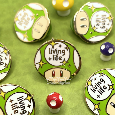 Living life mushroom - enamel pin - Thumbnail 1
