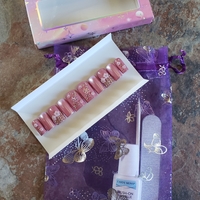 BARBIE PINK💗💕 NON-TOXIC NAIL POLISH PRESS-ONS By Nubian Collection Artwear 👑  - Thumbnail 3