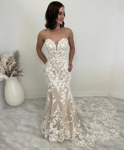 Elegant Sweetheart Lace Appliques Wedding Dress Bridal Gown