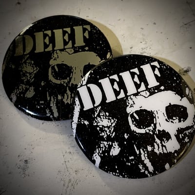 Deef pin badge