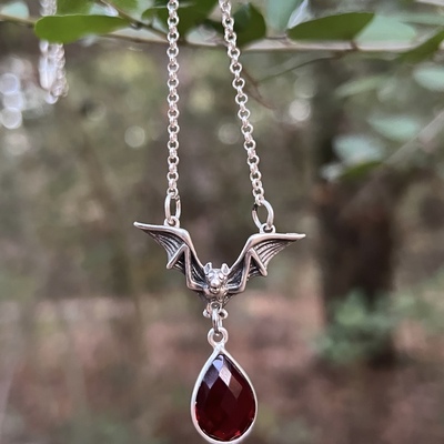 Bat garnet necklace 