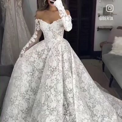 Elegant ball gown long sleeve lace wedding dress bridal gown