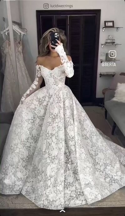 Elegant Ball Gown Long Sleeve Lace Wedding Dress Bridal Gown