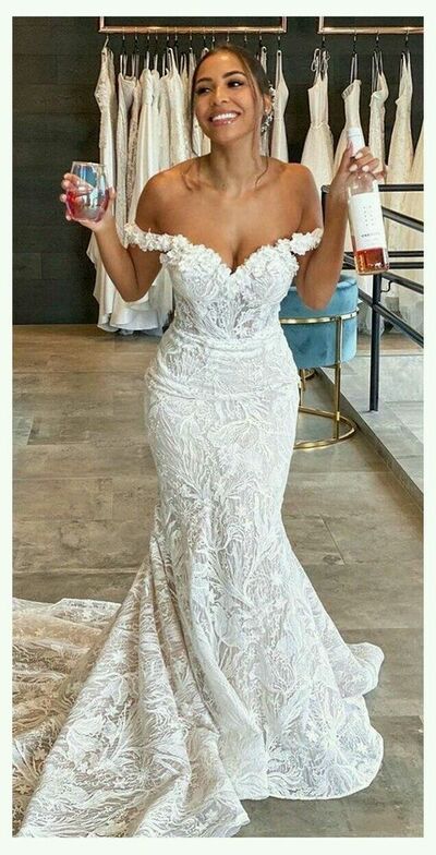 Elegant Sheath Off the Shoulder Lace Appliques Wedding Dress Bridal Gown
