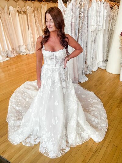 Elegant Scoop Lace Appliques Wedding Dress Bridal Gown