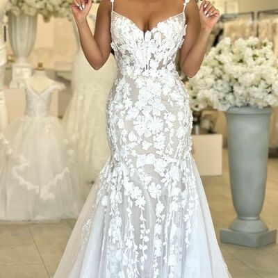 Elegant mermaid lace appliques tulle wedding dress bridal gown