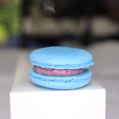 Macaron Bites Blueberry and Vanilla Macarons, 24 Count - Thumbnail 2