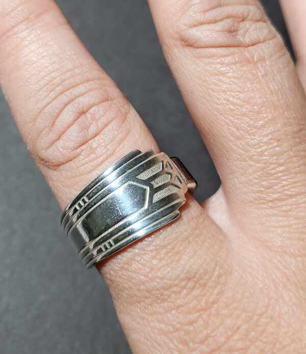 Upcycled Spoon Ring – Oneida Friendship Pattern, Vintage Art Deco Silverware Jewelry, Eco-Friendly Gift