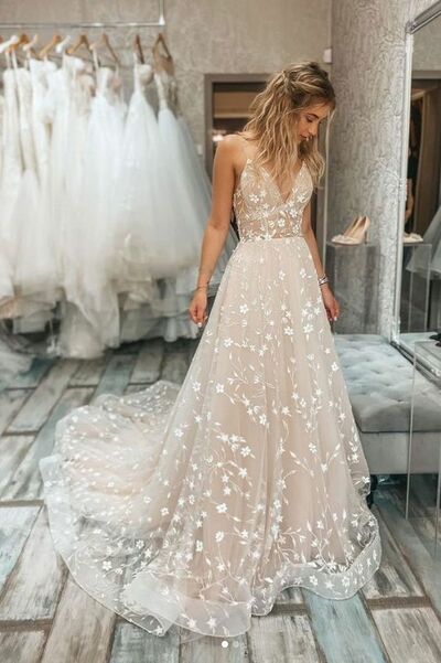 Elegant Light Champagne Lace Appliques V Neck Wedding Dress Bridal Gown