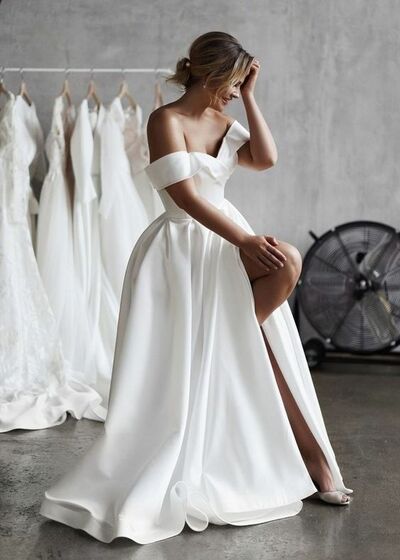 Elegant Off the SHoulder Side Slit Beach Boho Wedding Dress Bridal Gown