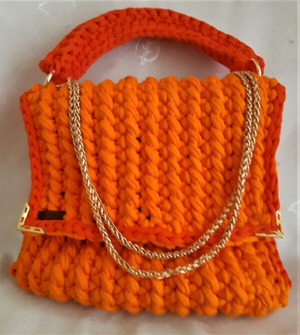 Elegant, luxurious and modern in the color of love with detail makes it exquisite and unique like you!!!