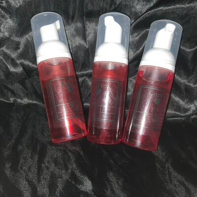 Curvez endless love foaming body wash