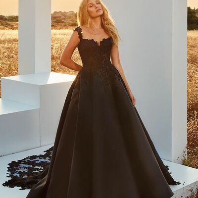 Gothic ball gown lace appliques wedding dress bridal gowns  - Thumbnail 2