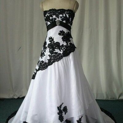 Gothic black and white lace appliques wedding dress bridal gowns  - Thumbnail 3