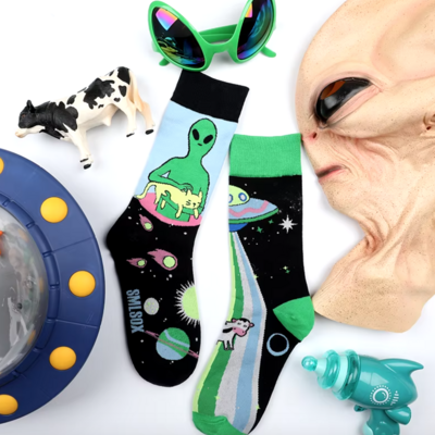 Alien & cat socks