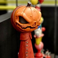 ArTToy by B.Peters (Circus Posterus) "Crimson Tall Greeter"  - Thumbnail 6