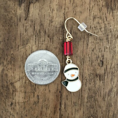 Red and green snowmen earrings