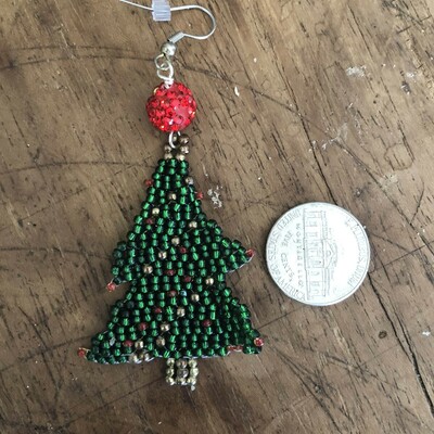 Beaded chirstmas tree earrings