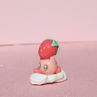 Kirby Figurine - Thumbnail 1