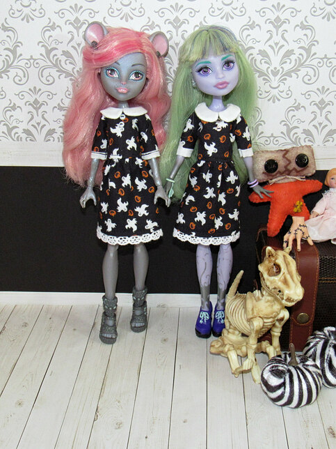 Monster High G1 Alice Dresses