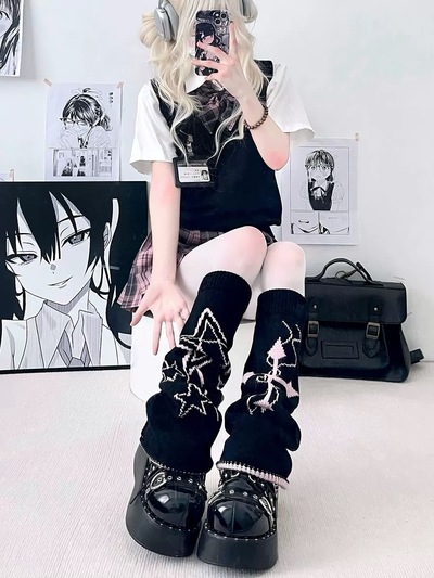 Y2k girl stars leg warmers