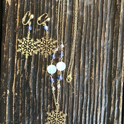 Golden snowflake necklace earring set 