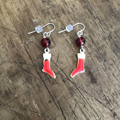 Red chritsmas stockings earrings 