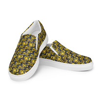 U of M Mens slip-on canvas shoes