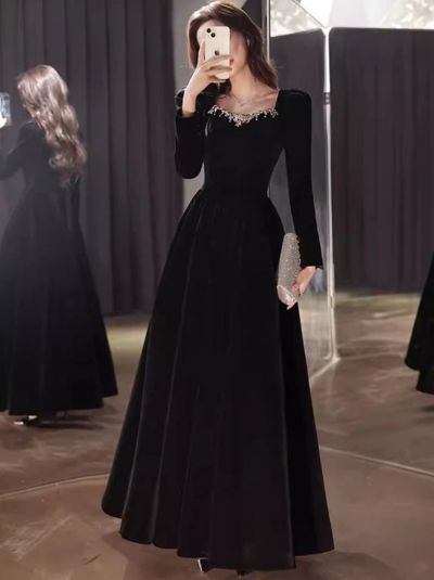 Beautiful A line Black Velvet Long Sleeves Prom Dress With Beading
