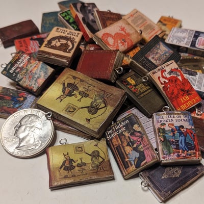 Book charms - Thumbnail 2