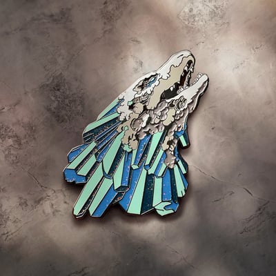 Aquamarine dragon - enamel pin