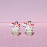 Kitty strawberry cupcake earrings - Thumbnail 1