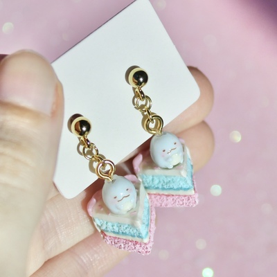 Sumikko tokage cake earrings